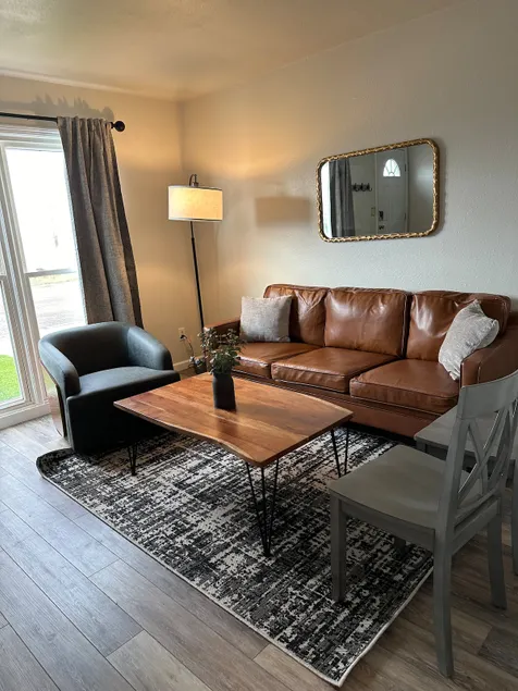 East Side style with a view - Image 1