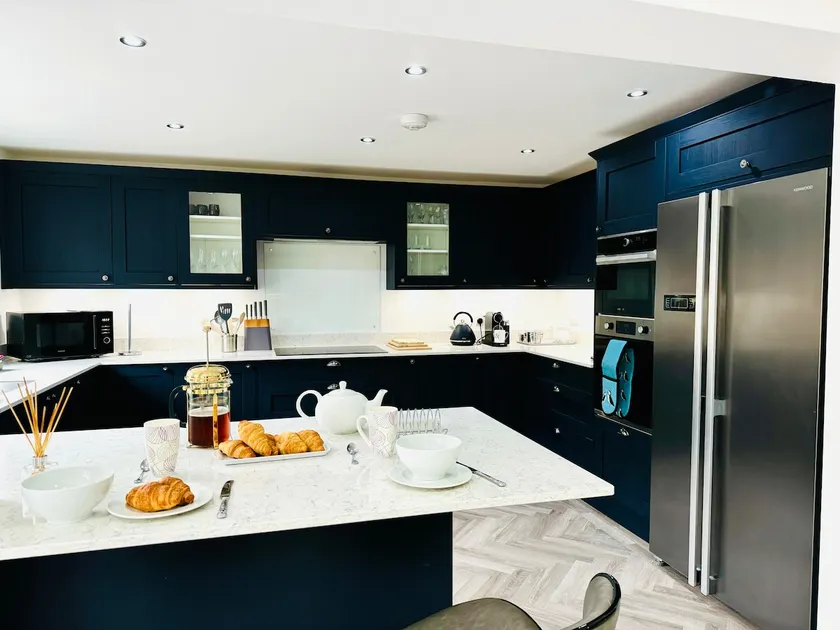 ‘Luxury’ newly renovated Villa, Bonchurch Village - Image 1
