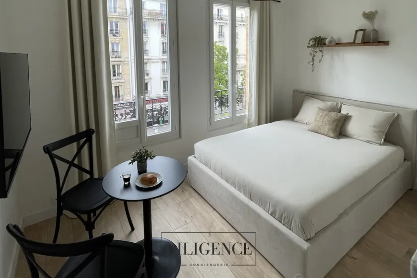Modern & Cozy Studio • At the foot of Metro/RER Nation - Image 1