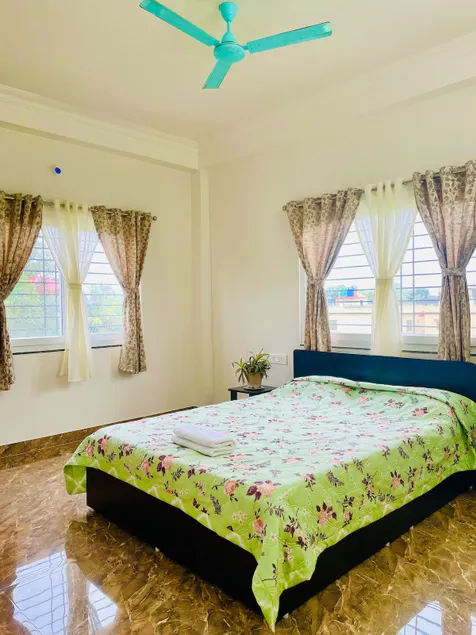 2AC/2BHK/pvt balcony, parking washing machine - Image 1