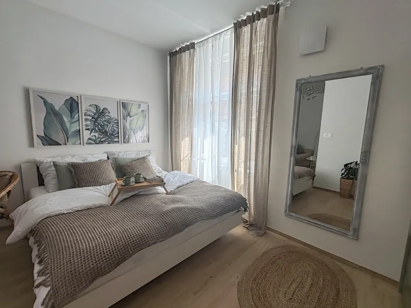 LunaBee Apartment - Image 1