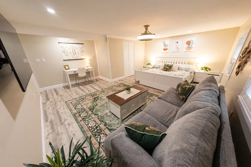 Extra large 1 bedroom apartment - Image 1