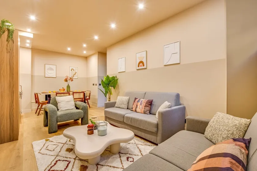 Spacious Apartment - 2BR/10P - Place d'Italie - Image 1
