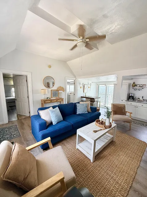 Lake House Retreat - Image 1