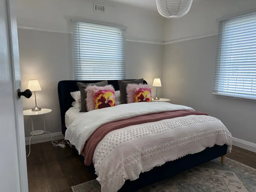 Daisy Cottage on Duke 3BR - Image 1