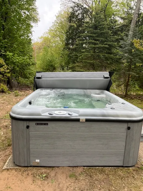 Hot Tub w/ beach access, Near Port Austin #2 - Image 1