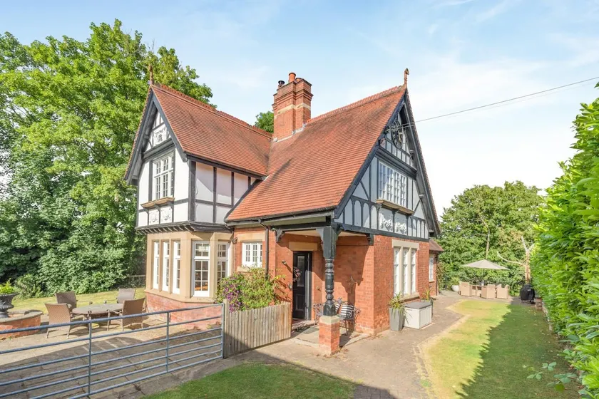 5 Bed in Belper oc-b29775 - Image 1