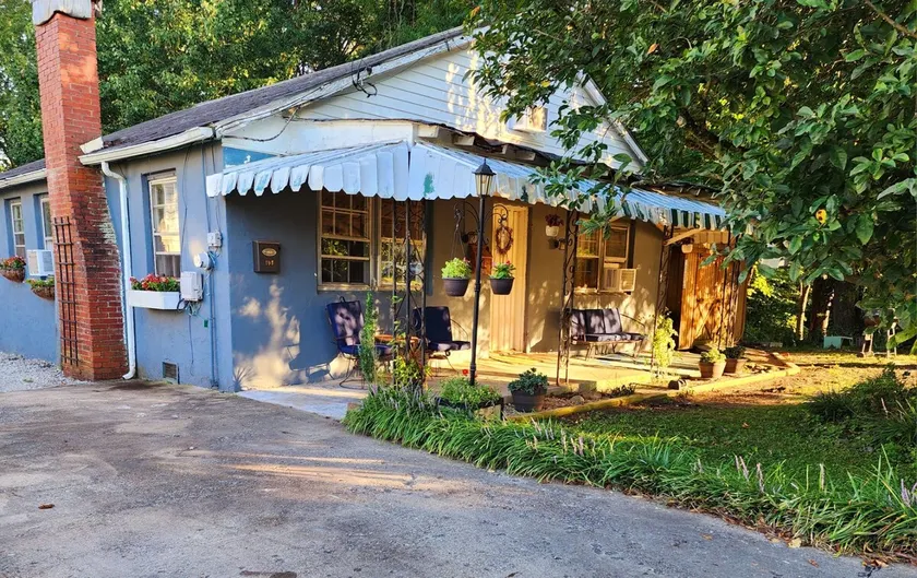 Magnolia House - Image 1