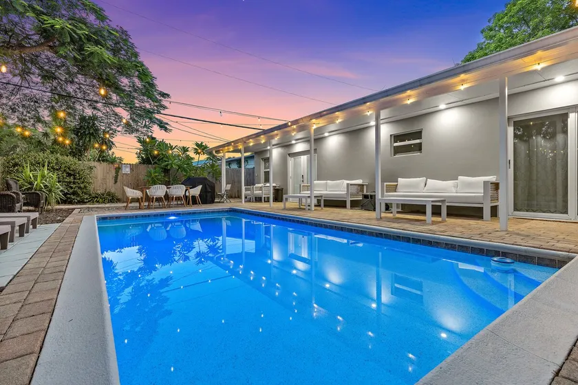 Charming Poolside Retreat with Lush Garden Oasis - Image 1