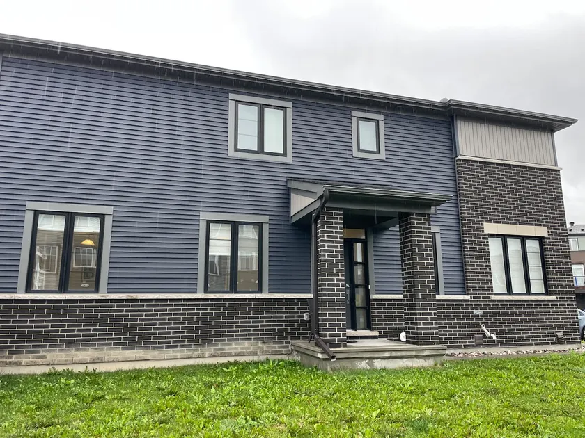 Entire 4 Bedroom House + Office in Ottawa - Image 1
