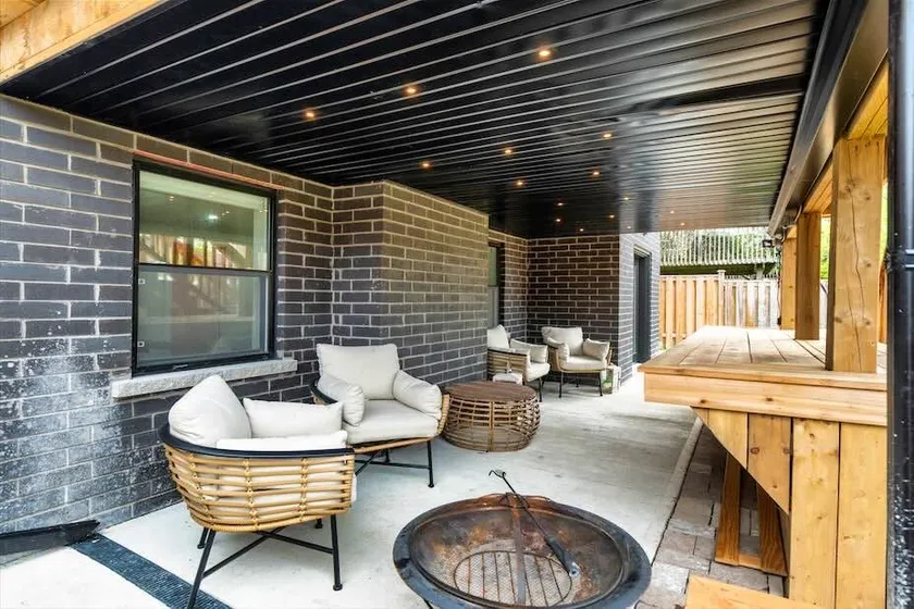 Family Getaway – Walkout Basement Near Parks! - Image 1