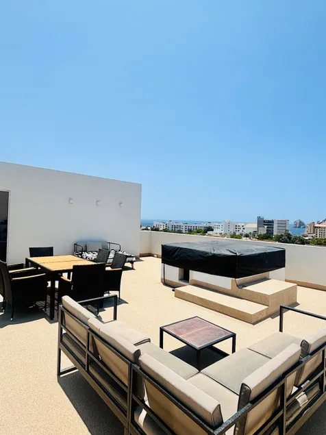 Perfect Location 2-BDRM PH / Private jacuzzi - Image 1