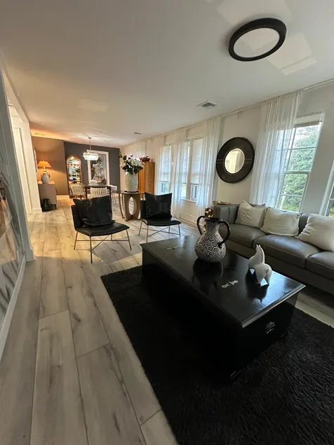 Elegant Apartment - Image 1
