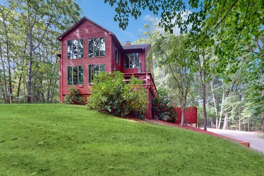 2-BR Charming Hillside Retreat with Hot Tub - Image 1