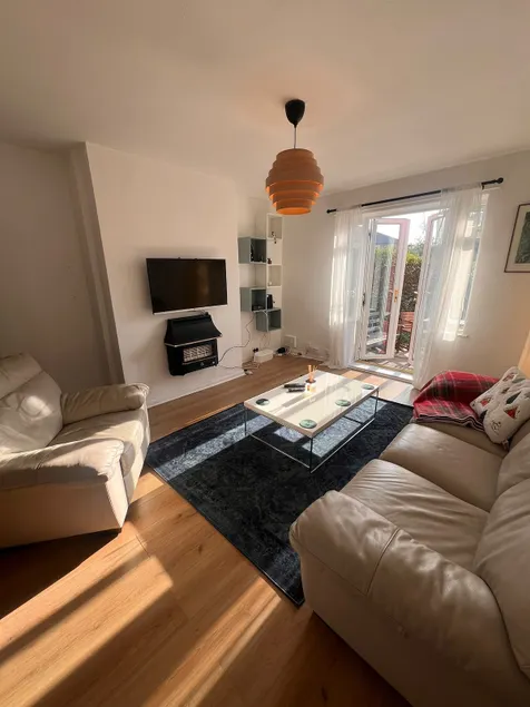 Harrogate Entire House, free private parking and garden - Image 1
