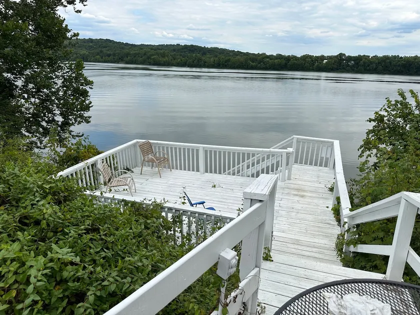River retreat - Image 1
