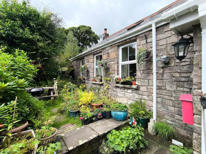 Quirky Cottage in the Brecon Beacons - Image 1