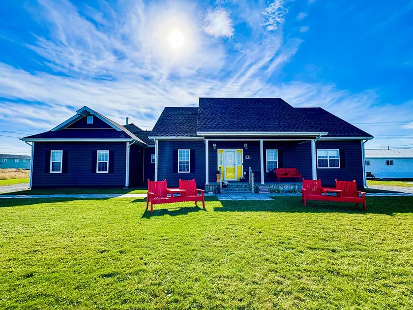 Entire 5 Room Ocean-View Home in Gros Morne - Image 1