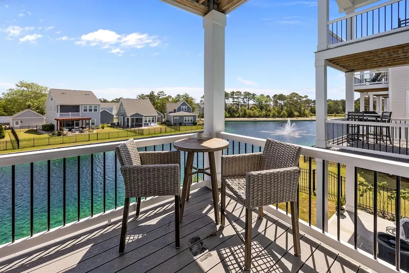 Conch Tales fun, lakeside retreat in amenity fille - Image 1