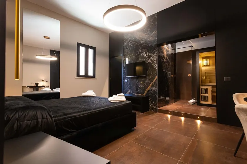 Black Room Suite and SPA - Image 1