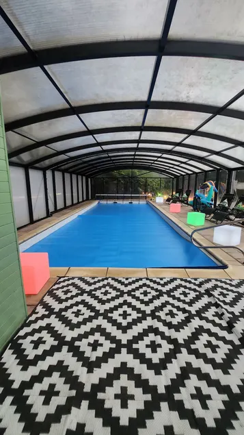 Group stay with heated swimming pool! - Image 1