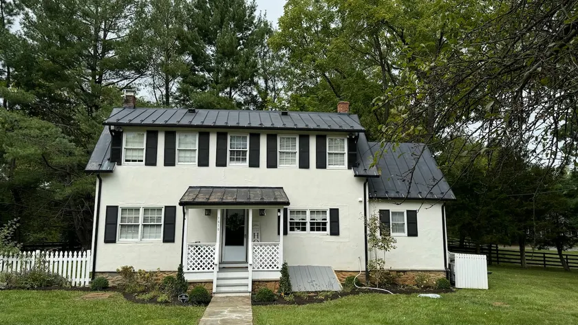 English Cottage/Main House - Image 1