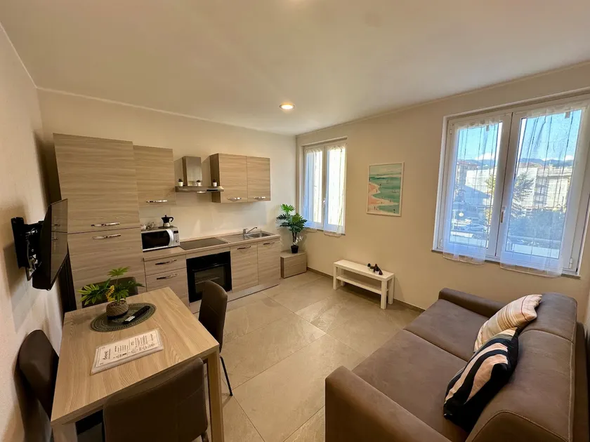 Apartment N.4 - Image 1