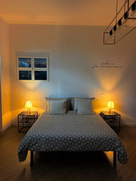 See Naples and stay in an apartment - Image 1