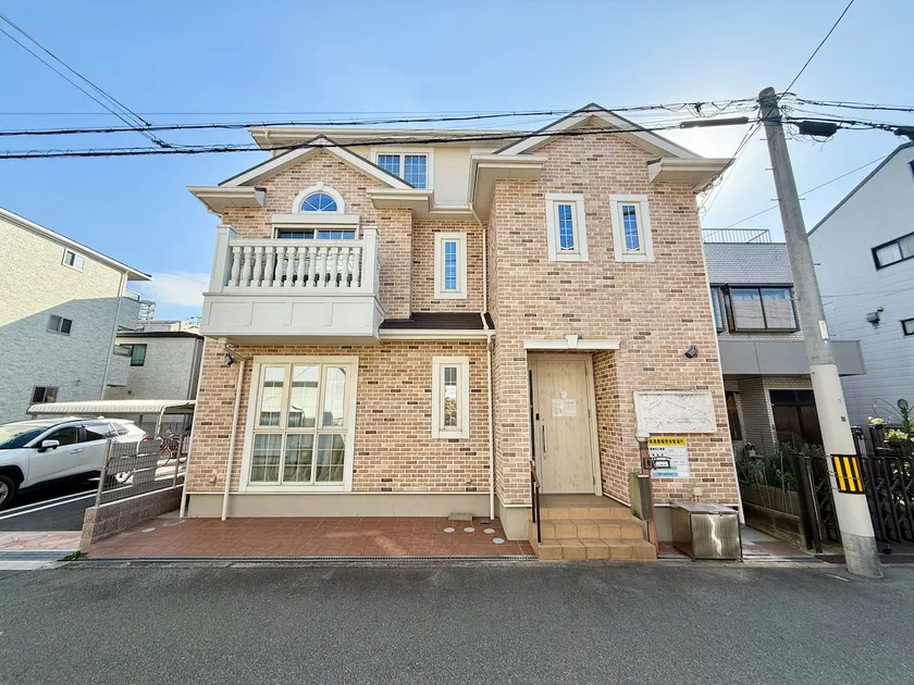 Cozy House J - 1 stop to USJ, up to 8 guests - Image 1