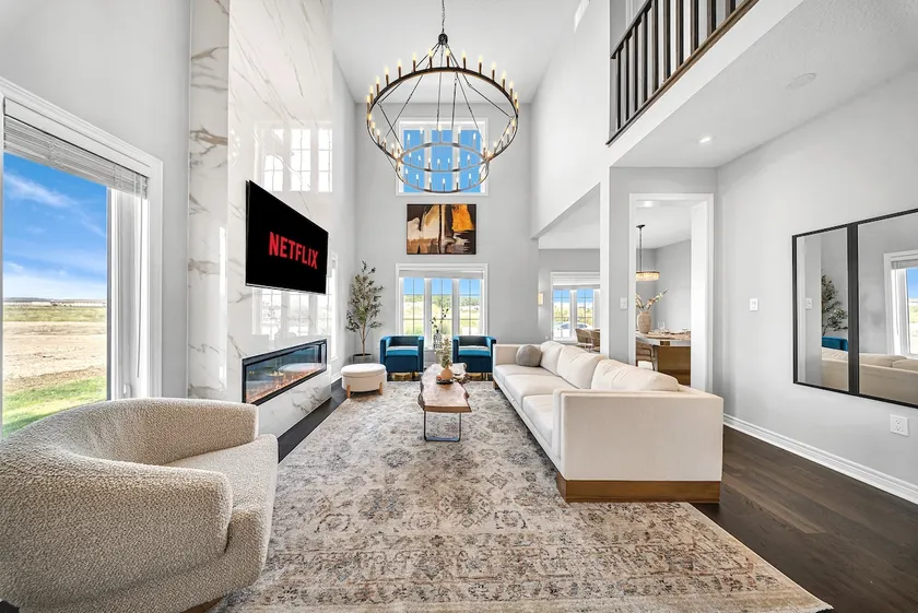 Lavish Home on Hamilton Mountain - Image 1