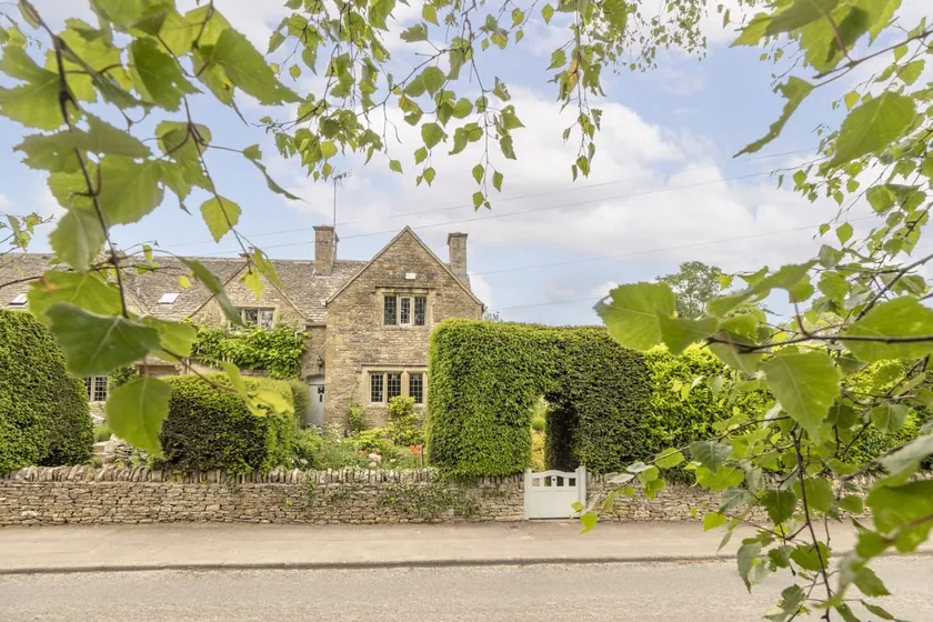 Dog friendly cottage Yew Tree Cottage, Lower Swell - Image 1