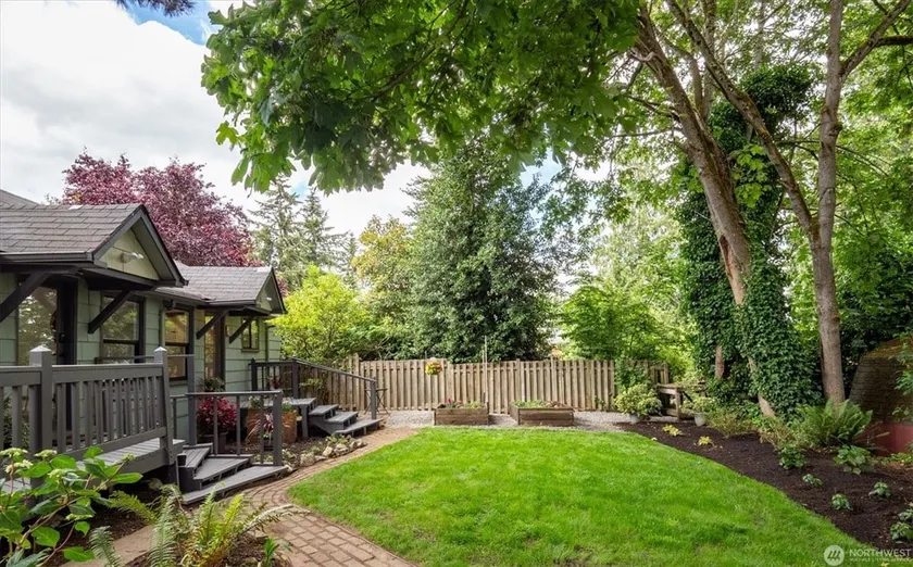 Maple Leaf Hideaway - Image 1