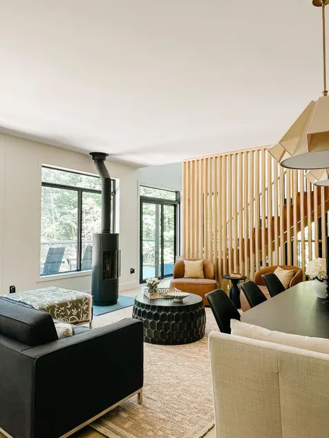 Modern Lake House on White Lake - Image 1