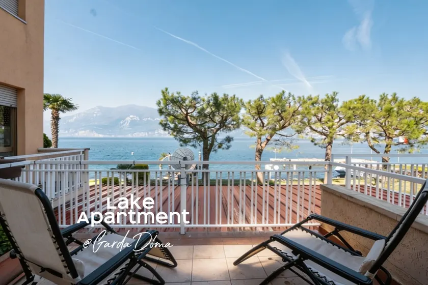 WOW lakefront apartment by @GardaDoma - Image 1
