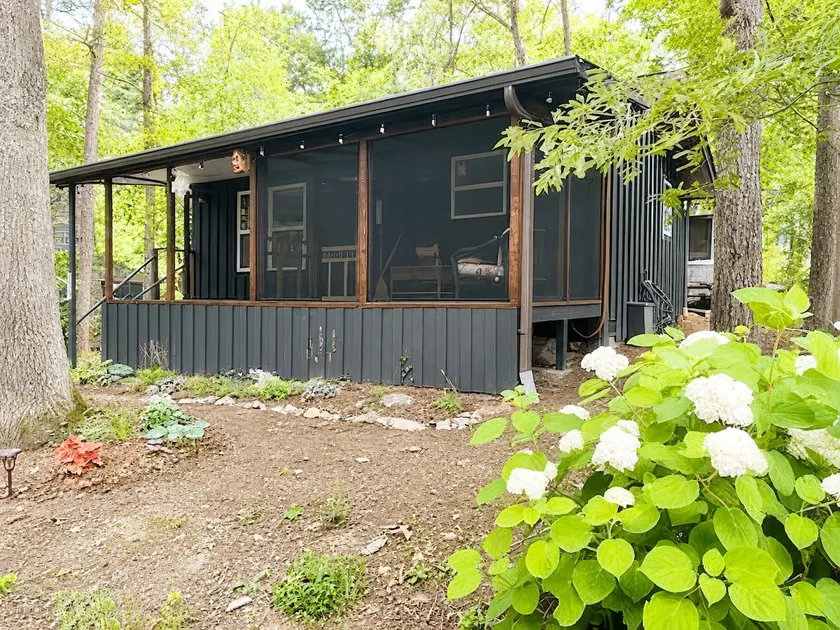 Cameron's Cottage at The Lake - Image 1