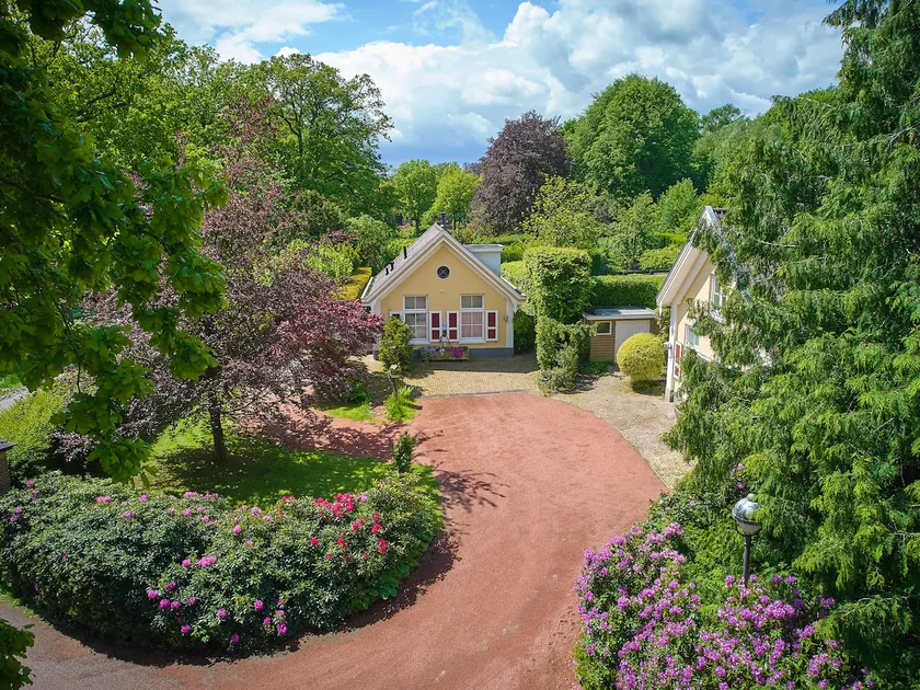 Beautiful home with jacuzzi and large garden - Image 1