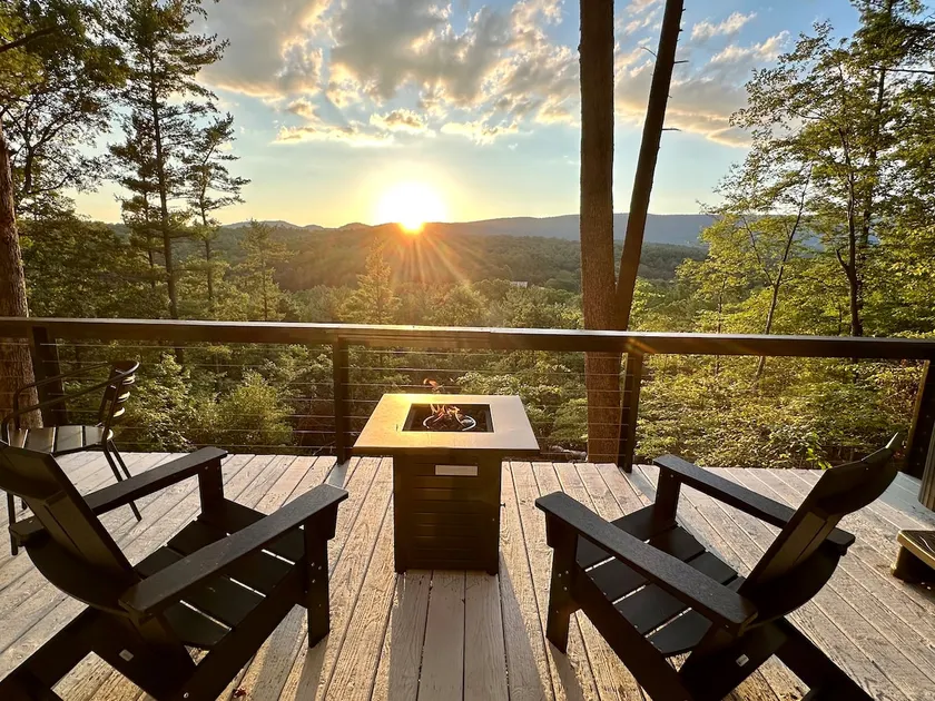 Sunset Chalet•Hot Tub•View•King - Image 1