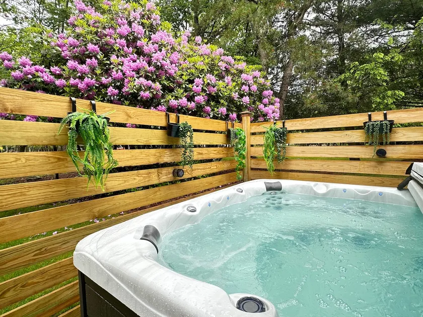 Pool by the Lake! Hot Tub! Game Room! Location! - Image 1
