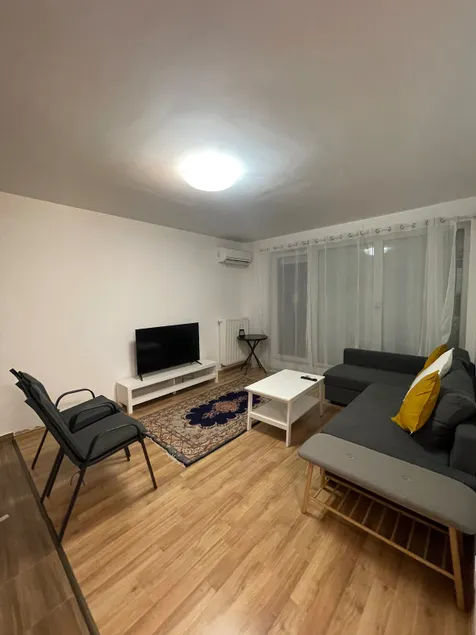 Zeenat Apartment with Balcony and Parking - Image 1