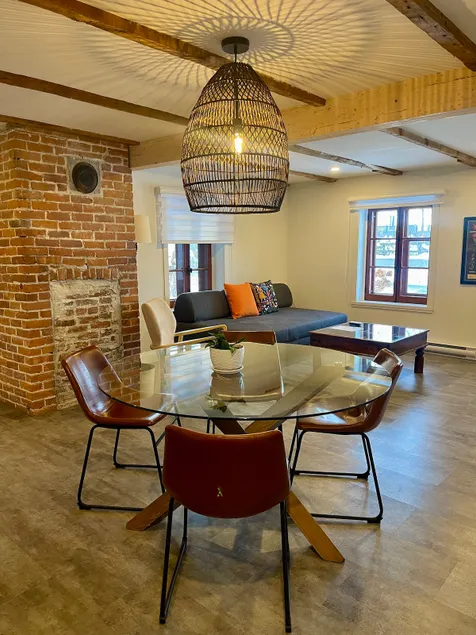 \Kezako Apartment/ Large loft-style apartment - Image 1