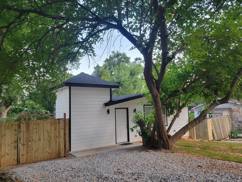 Confortable tiny house. - Image 1