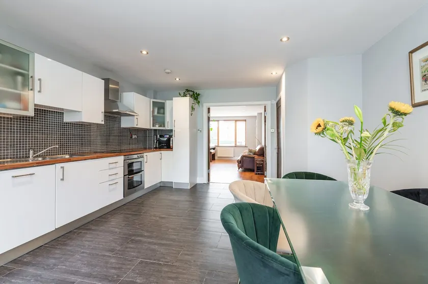 Stylish Suburban Home - Image 1