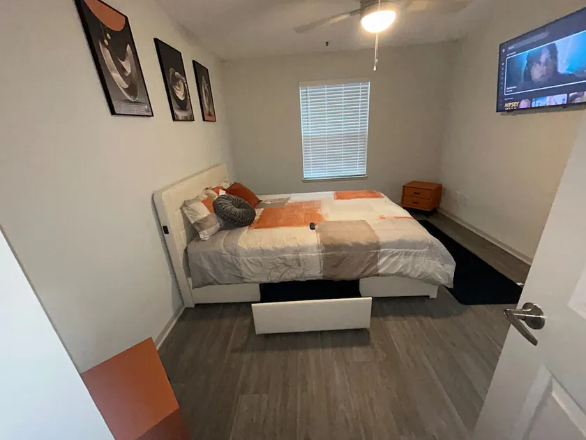 Luxury Buckhead Apartment - Image 1