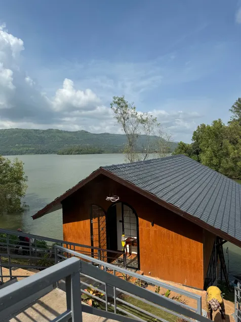 Meraki lake villa - Image 1
