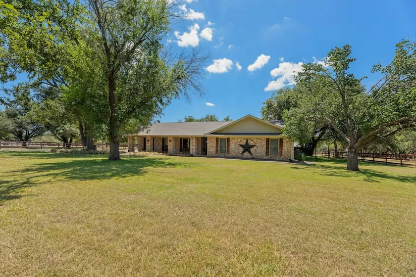 Deer Country Retreat - Image 1