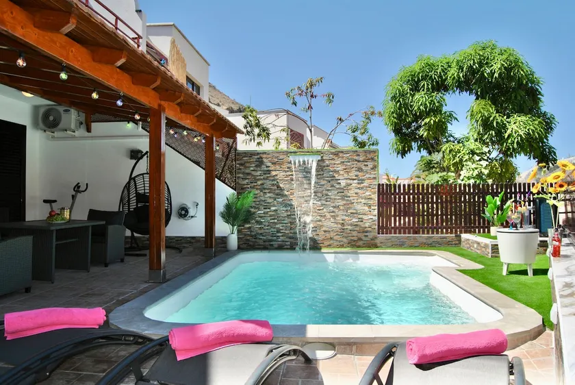 Villa Puerto Rico in front of the shopping center with private heated saltwater pool with jacuzzi function & arcade games OR St andard Villa Puerto Rico in front of the shopping center with private heated saltwater large jacuzzi No Pool& arcade games - Image 1