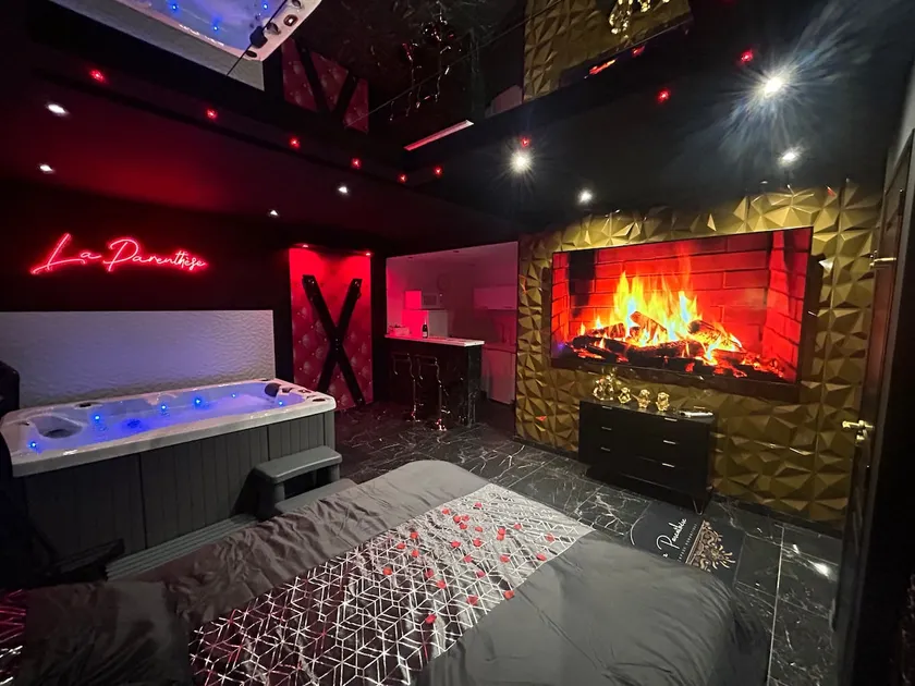 Love Room, La Parenthèse Toulon - Image 1