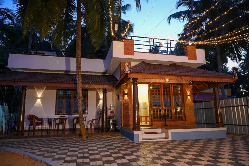 Swarna Sharada River Side Cottage House - Image 1