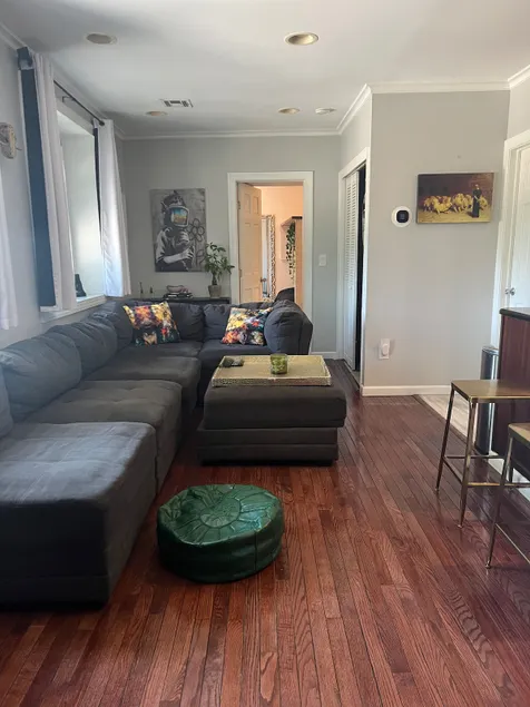 Chic 1BR 15 min to Metlife | NYC views - Image 1