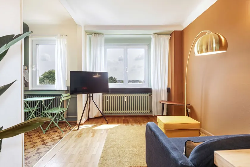 Stylish 1-Bedroom Stay Near Luxembourg City Center - Image 1